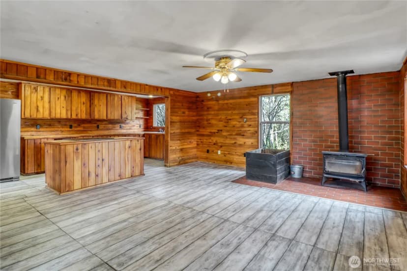 Property photo for 21 W River Drive W, Elma photo 6