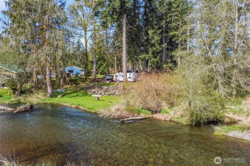 Property photo for 21 W River Drive W, Elma photo 26