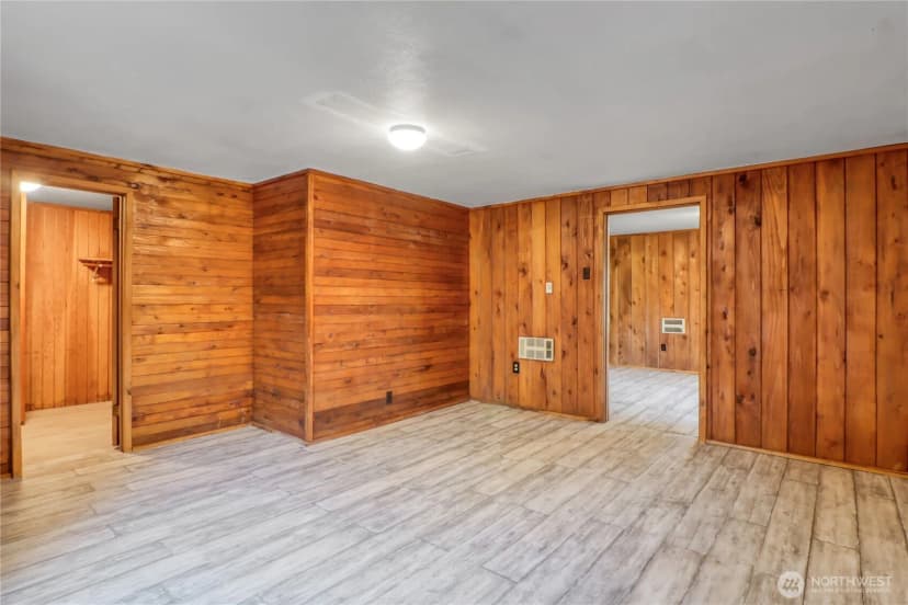 Property photo for 21 W River Drive W, Elma photo 17