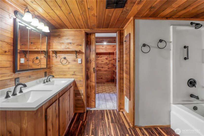 Property photo for 21 W River Drive W, Elma photo 22