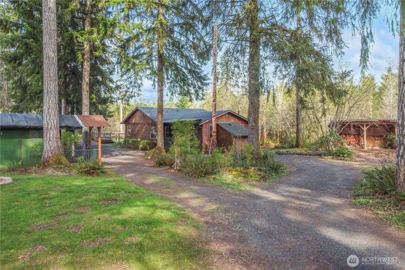 Property photo for 21 W River Drive W, Elma photo 34