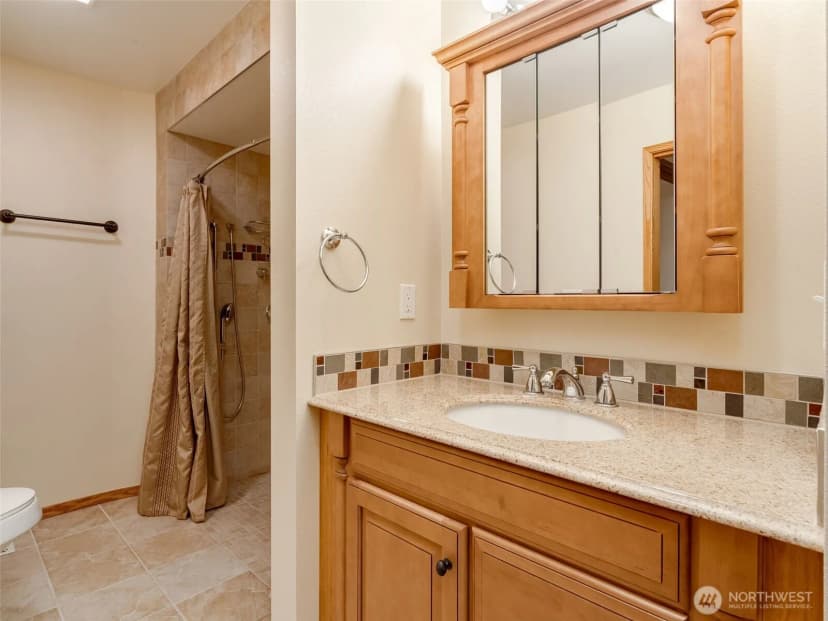 Property photo for 154 E Duck Cove Road, Shelton photo 9
