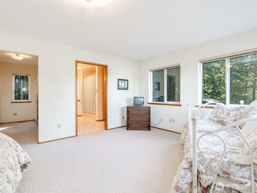 Property photo for 154 E Duck Cove Road, Shelton photo 18