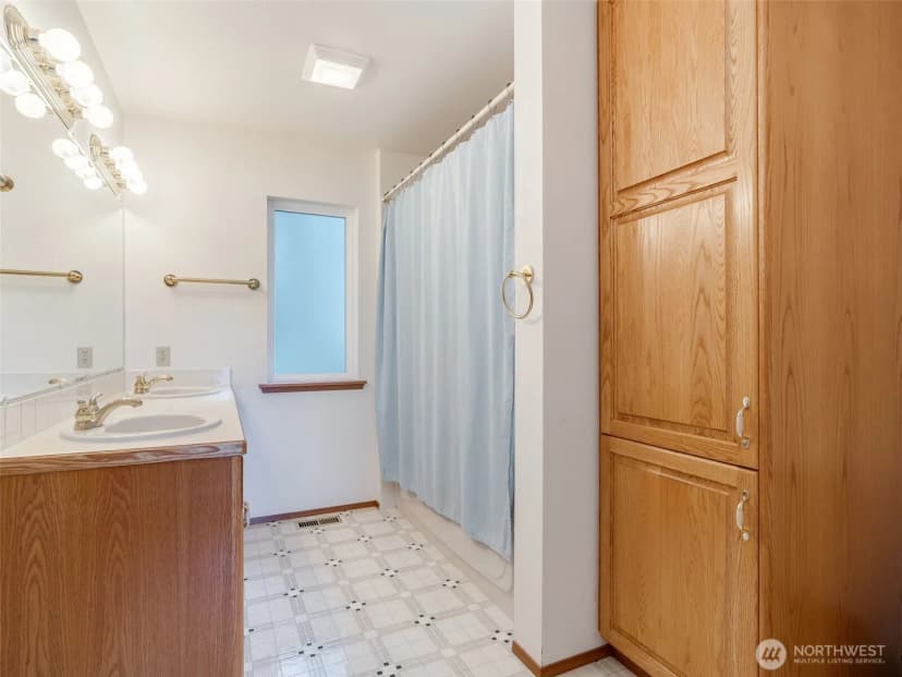 Property photo for 154 E Duck Cove Road, Shelton photo 20