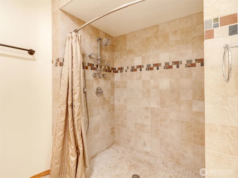 Property photo for 154 E Duck Cove Road, Shelton photo 10