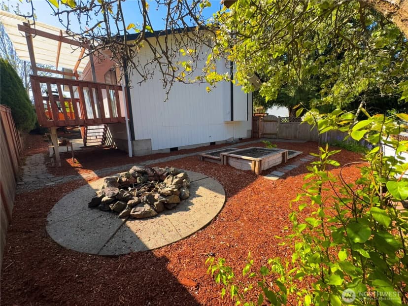 Property photo for 27526 26th Avenue S, Federal Way photo 24