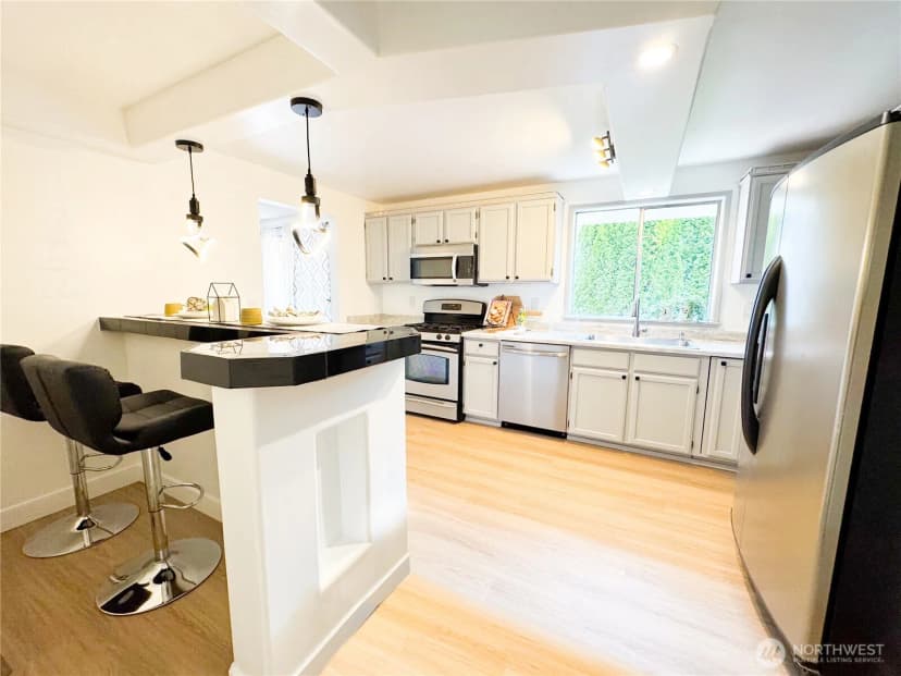 Property photo for 27526 26th Avenue S, Federal Way photo 10