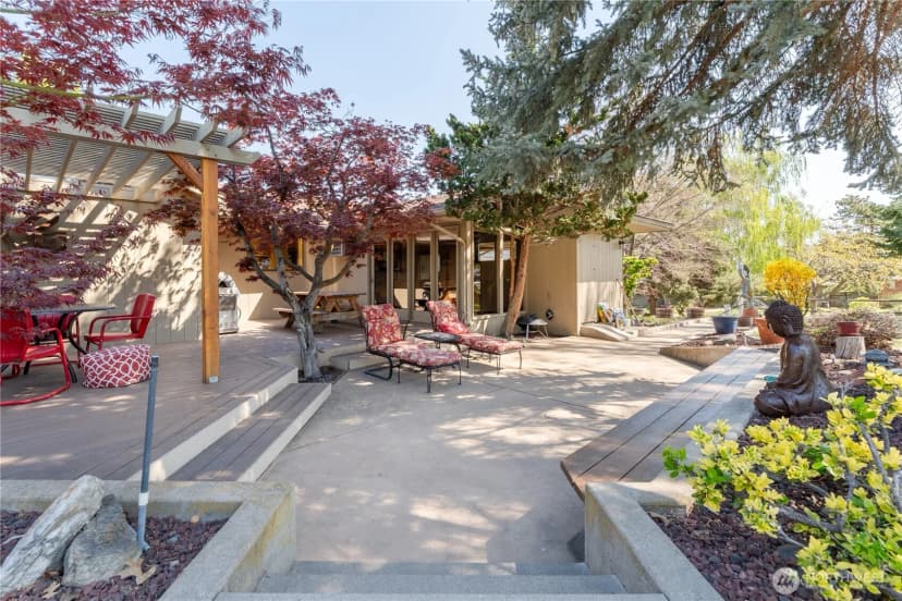 Property photo for 1200 Summer Hill Place, Wenatchee photo 38