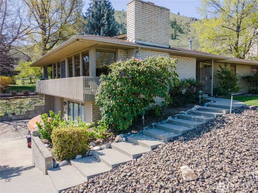 Property photo for 1200 Summer Hill Place, Wenatchee photo 3