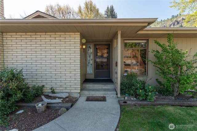 Property photo for 1200 Summer Hill Place, Wenatchee photo 5