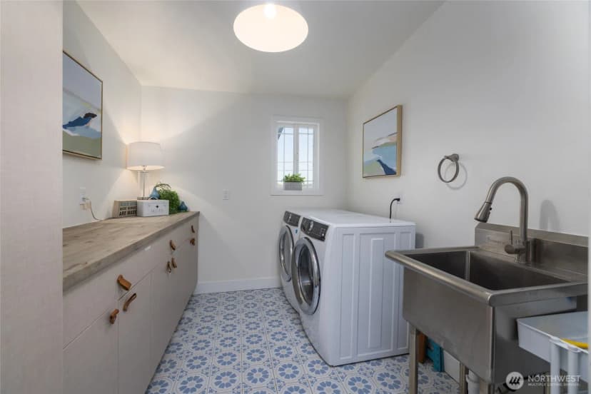 Property photo for 2575 West Beach Road, Oak Harbor photo 40