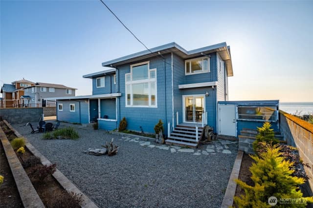 Property photo for 2575 West Beach Road, Oak Harbor photo 5