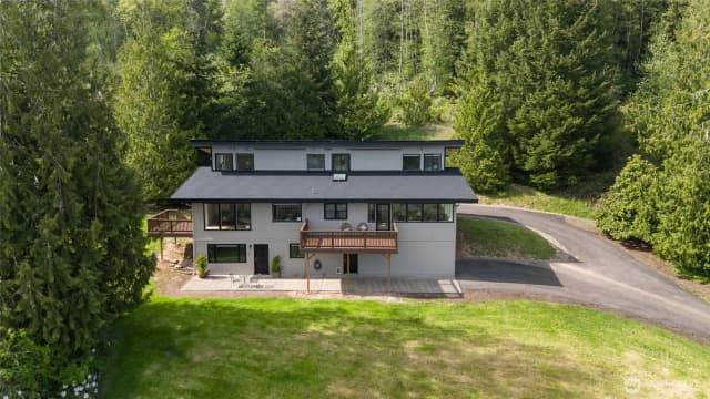 Property photo for 3837 Columbia Heights Road, Longview photo 4