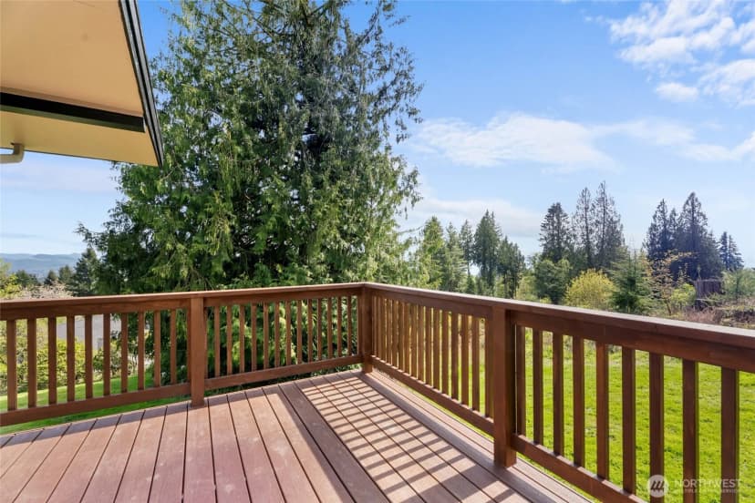 Property photo for 3837 Columbia Heights Road, Longview photo 8