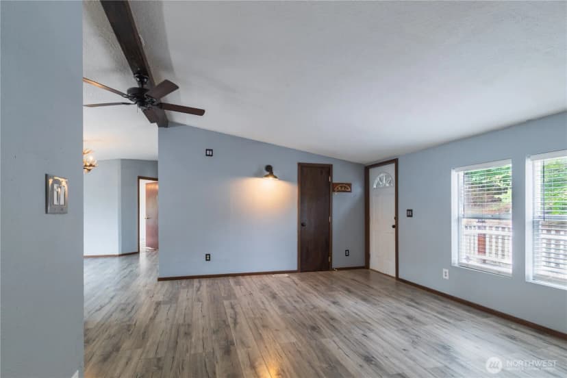 Property photo for 1909 Lake Drive Sw, Lakebay photo 3