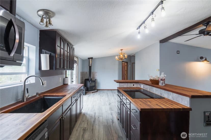 Property photo for 1909 Lake Drive Sw, Lakebay photo 8