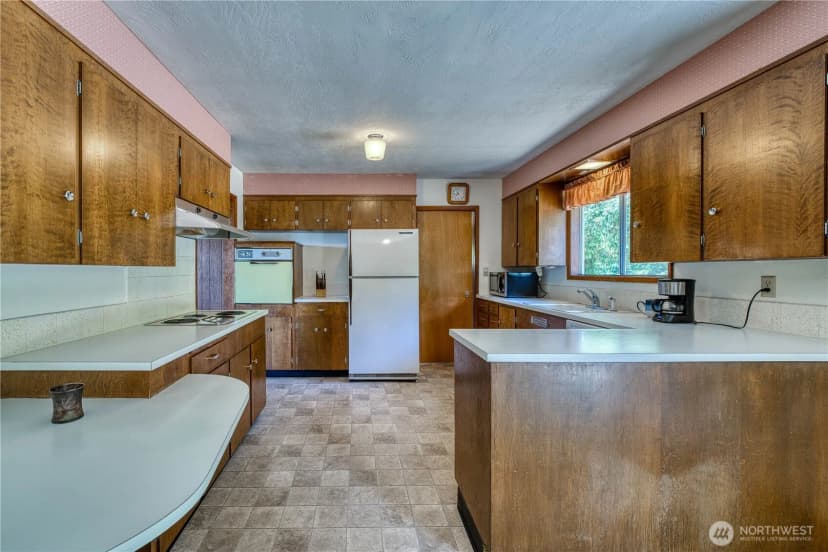 Property photo for 3828 Harbel Drive Ne, Bremerton photo 11