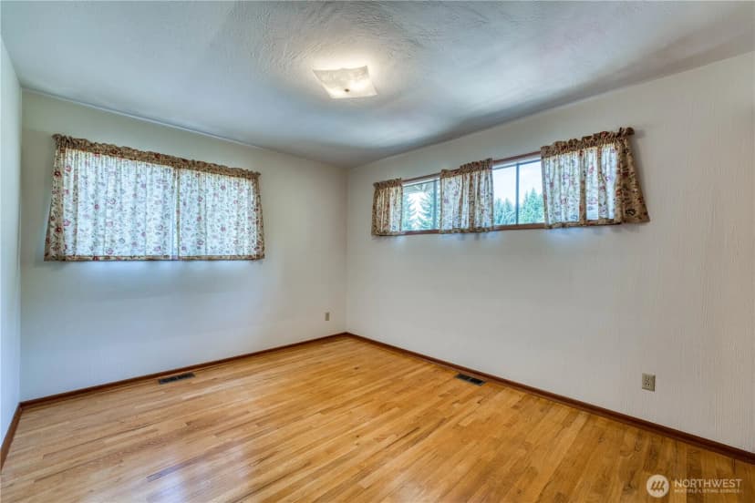 Property photo for 3828 Harbel Drive Ne, Bremerton photo 21