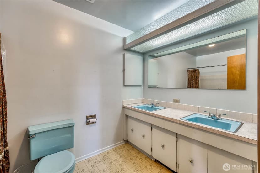 Property photo for 3828 Harbel Drive Ne, Bremerton photo 14
