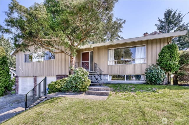 Property photo for 3828 Harbel Drive Ne, Bremerton