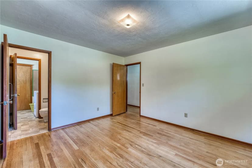 Property photo for 3828 Harbel Drive Ne, Bremerton photo 20