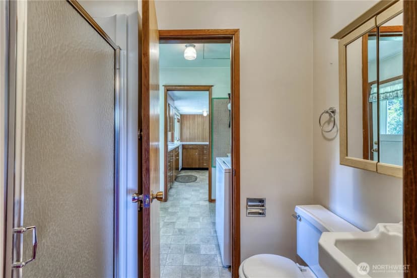 Property photo for 3828 Harbel Drive Ne, Bremerton photo 16
