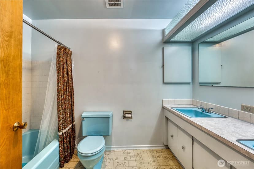 Property photo for 3828 Harbel Drive Ne, Bremerton photo 15