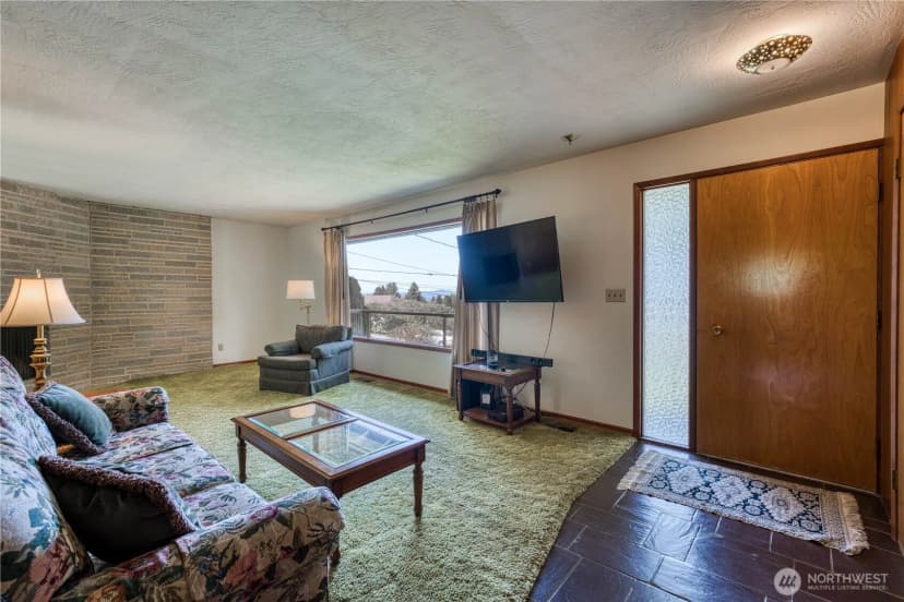 Property photo for 3828 Harbel Drive Ne, Bremerton photo 5