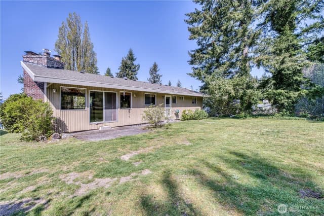 Property photo for 3828 Harbel Drive Ne, Bremerton photo 4