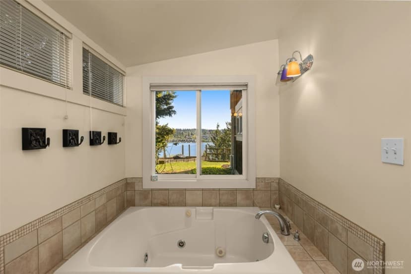 Property photo for 7922 E Mercer Way, Mercer Island photo 20