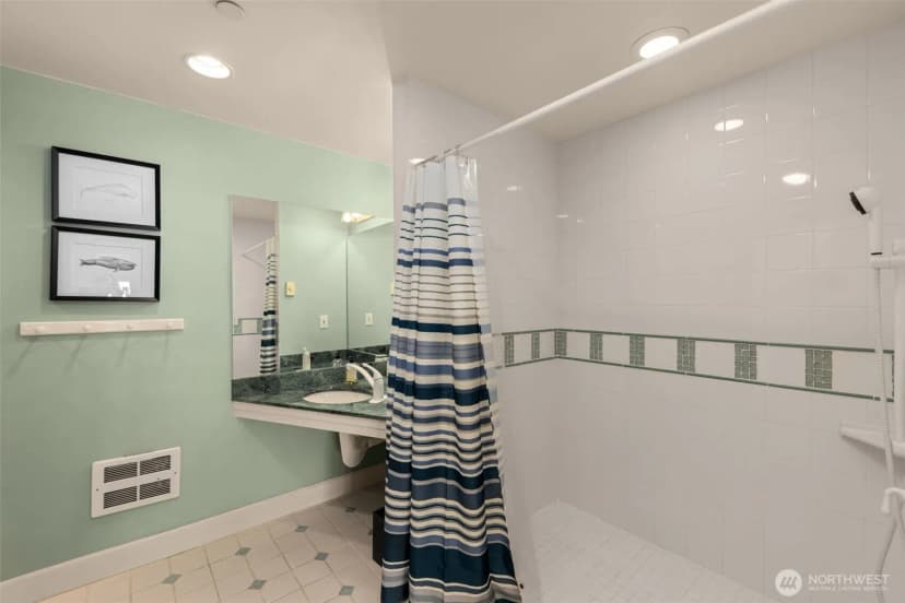 Property photo for 7922 E Mercer Way, Mercer Island photo 23