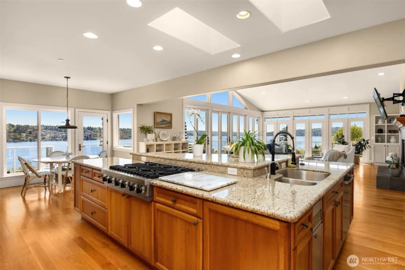 Property photo for 7922 E Mercer Way, Mercer Island photo 11