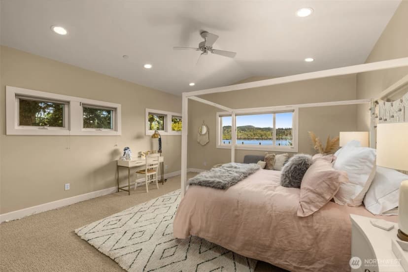Property photo for 7922 E Mercer Way, Mercer Island photo 18