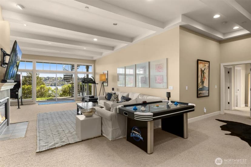 Property photo for 7922 E Mercer Way, Mercer Island photo 27