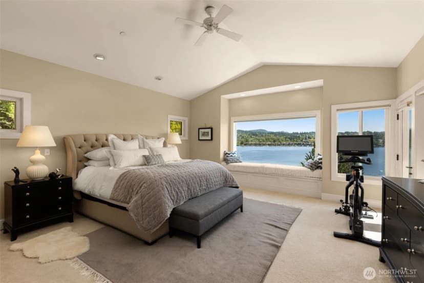 Property photo for 7922 E Mercer Way, Mercer Island photo 15