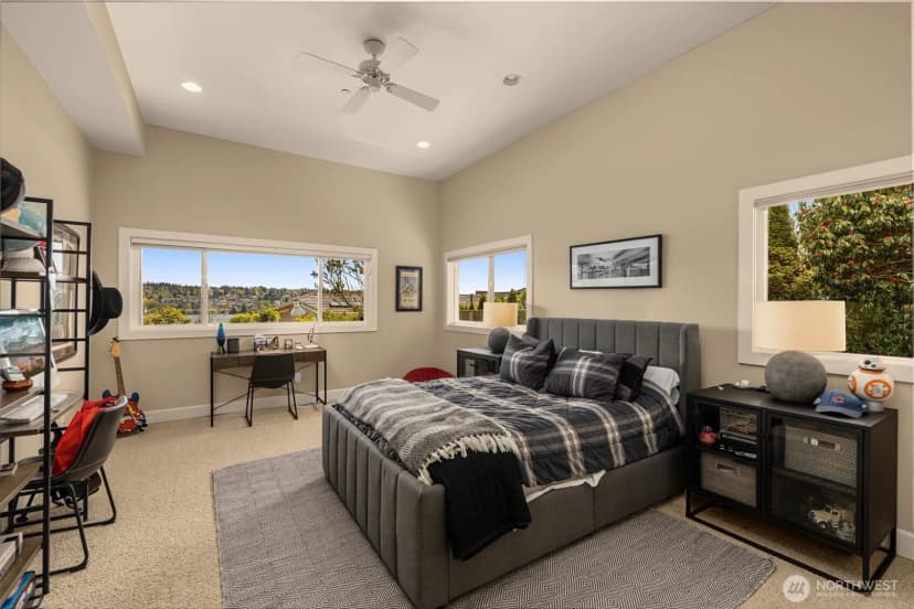 Property photo for 7922 E Mercer Way, Mercer Island photo 24