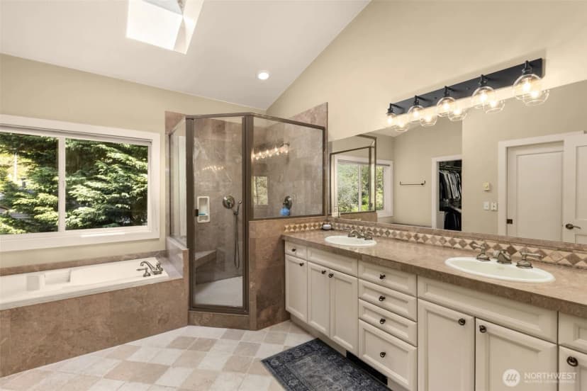 Property photo for 7922 E Mercer Way, Mercer Island photo 17