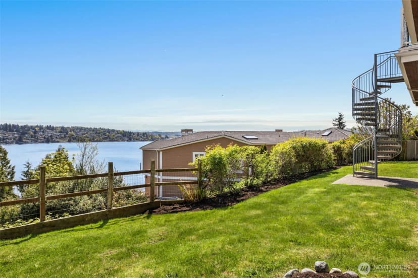 Property photo for 7922 E Mercer Way, Mercer Island photo 39