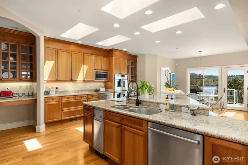 Property photo for 7922 E Mercer Way, Mercer Island photo 8