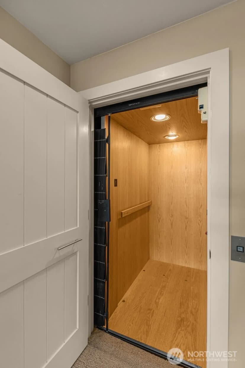 Property photo for 7922 E Mercer Way, Mercer Island photo 35