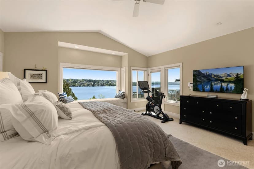 Property photo for 7922 E Mercer Way, Mercer Island photo 16