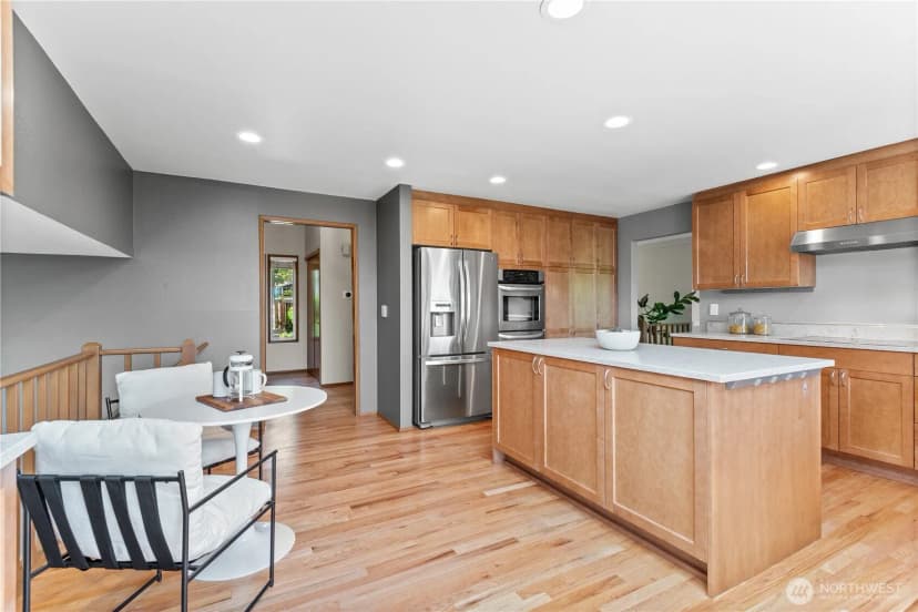 Property photo for 15210 Ne 72nd Street, Redmond photo 13