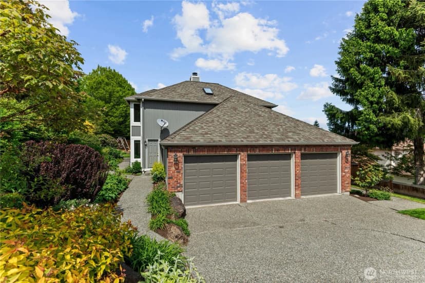 Property photo for 15210 Ne 72nd Street, Redmond photo 3