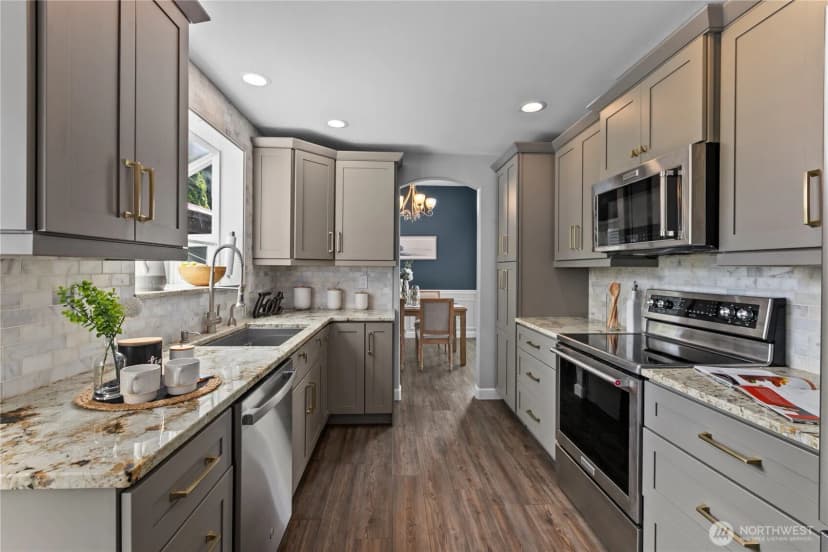 Property photo for 18431 Newport Drive, Arlington photo 10