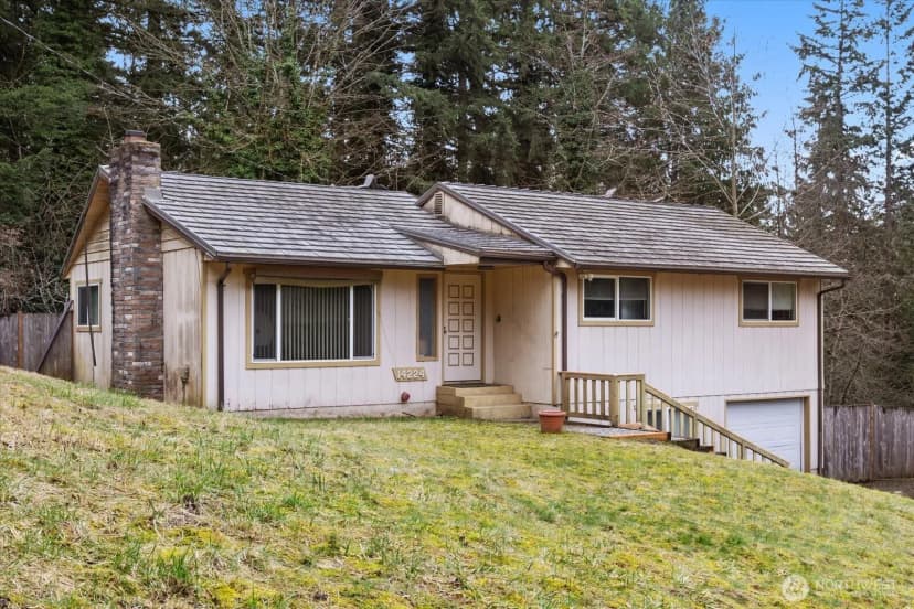 Property photo for 14224 180th Avenue Se, Renton photo 3
