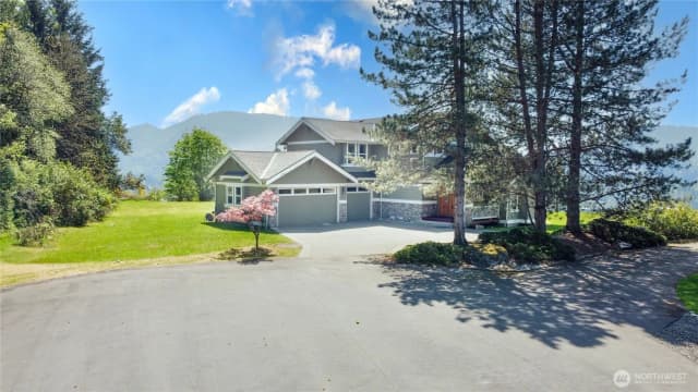 Property photo for 5905 229th Ave Se, Issaquah photo 3