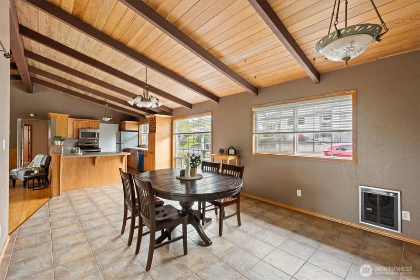 Property photo for 1302 Spruce Street, Longview photo 8