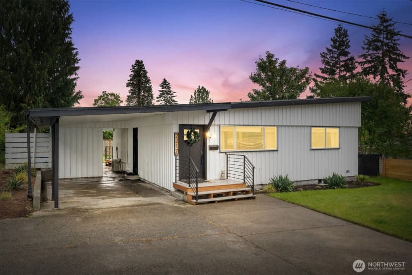 Property photo for 2217 Ne 9th Street, Renton