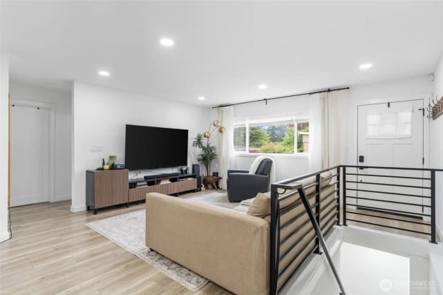 Property photo for 2217 Ne 9th Street, Renton photo 4