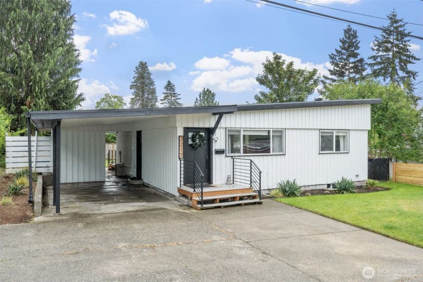 Property photo for 2217 Ne 9th Street, Renton photo 16